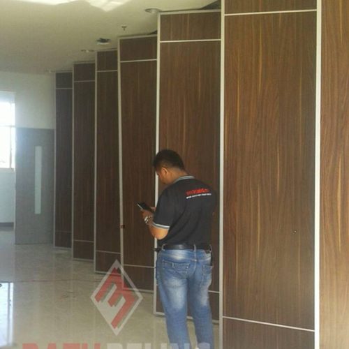 Pintu Lipat Penyekat Partisi Surabaya