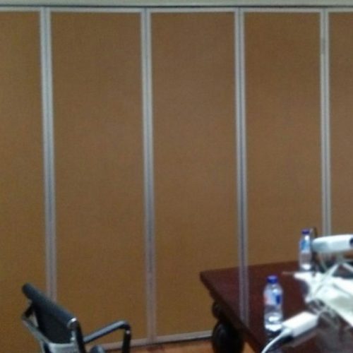 Pintu Lipat Penyekat Partisi Surabaya