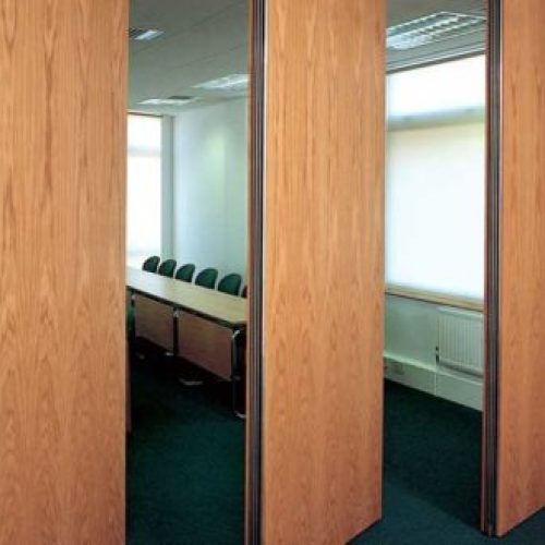 Pintu Lipat Penyekat Partisi Surabaya